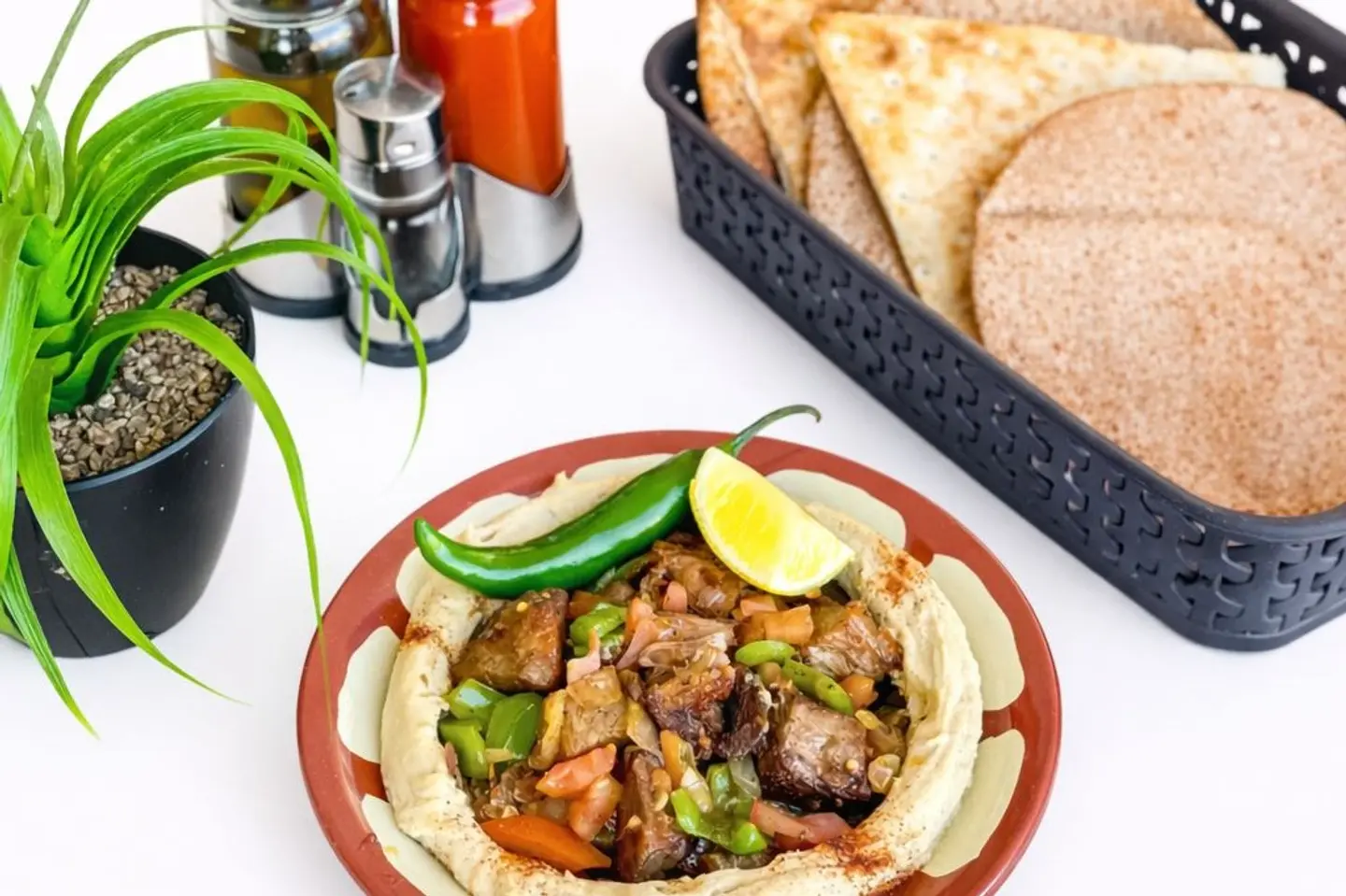 مقلقل مع الحمص