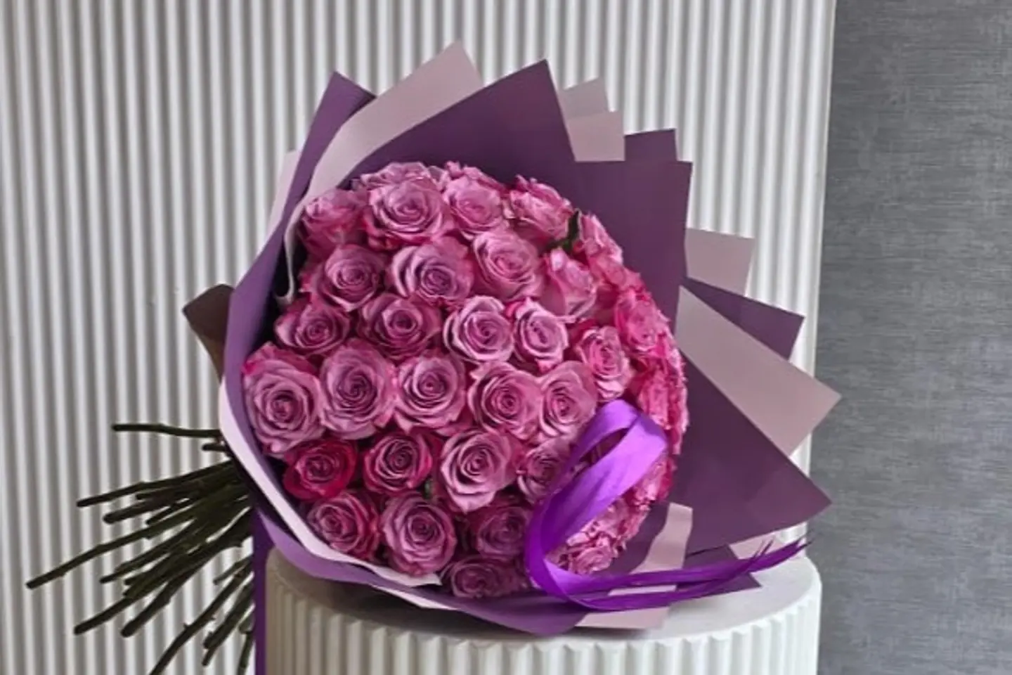 باقة ورد موف ٥٠ وردة