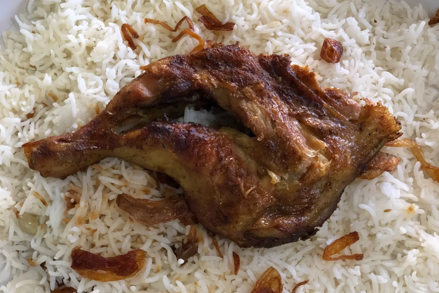 حبة دجاج على الفحم مع الأرز بشاوري