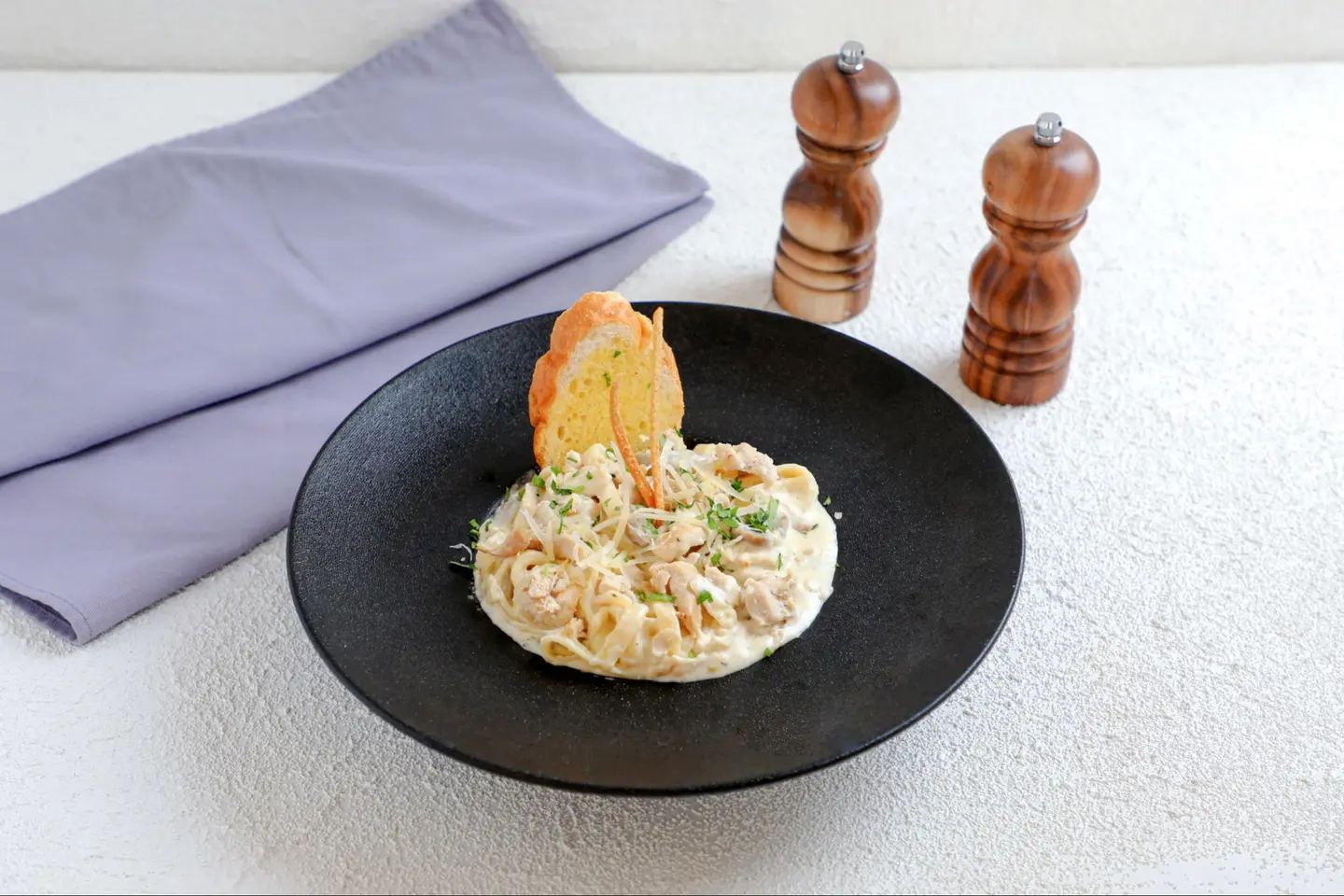 فتوتشيني الفريدو دجاج