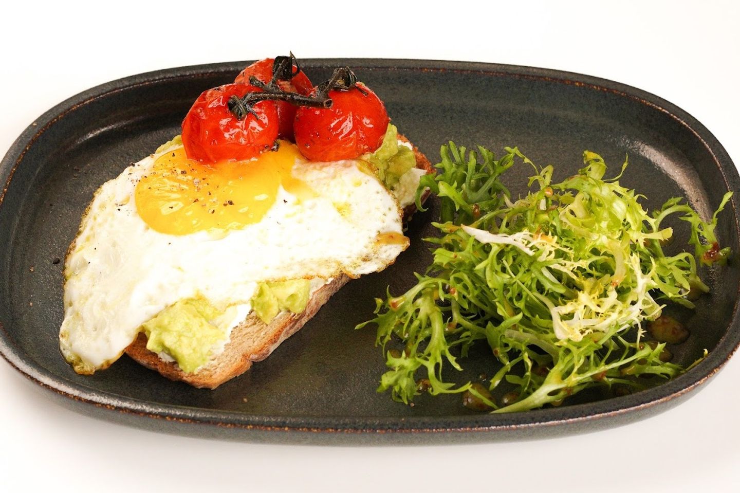 Eggs With Avocado Tarteen