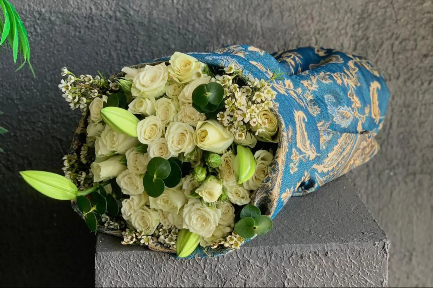 Kashmiri Shawl Bouquet 3