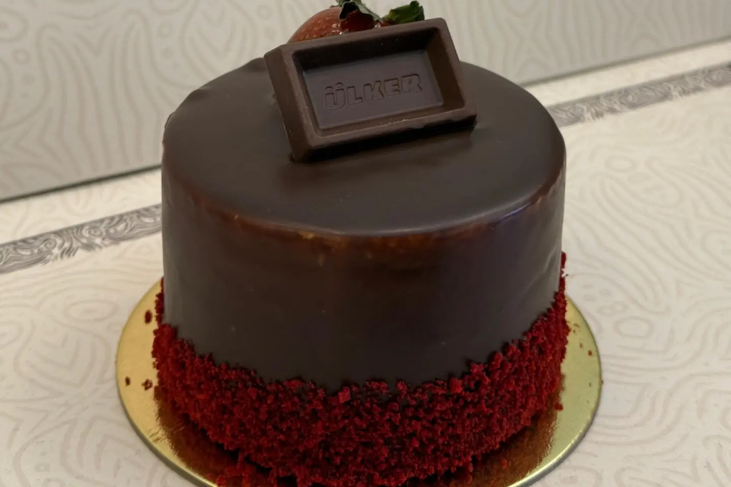 Ulker Red Velvet Gateau