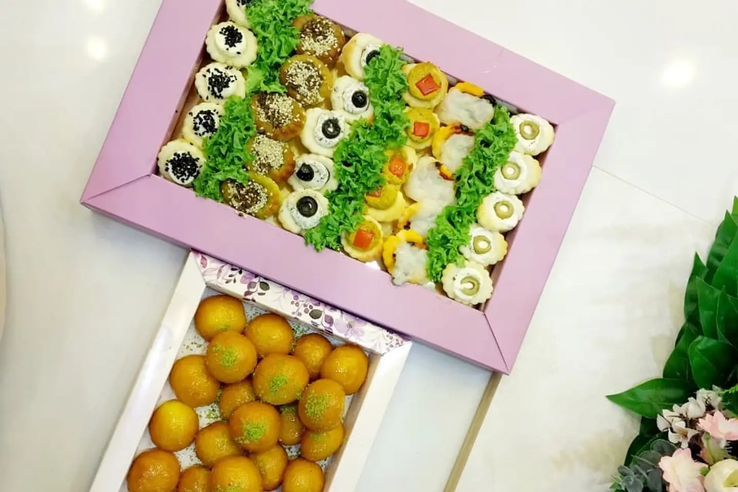 فطاير ميني مع لقيمات