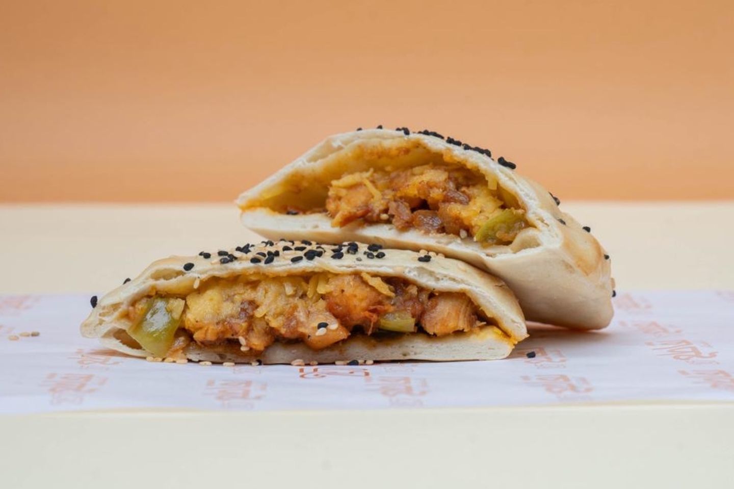 دجاج ٢٧ بالجبنة والصوص