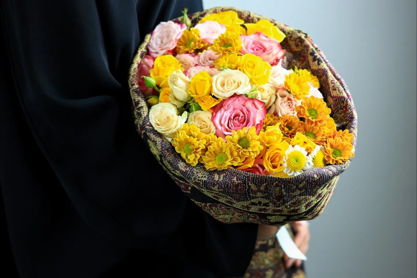 شال كشميري مع الورد ريفان