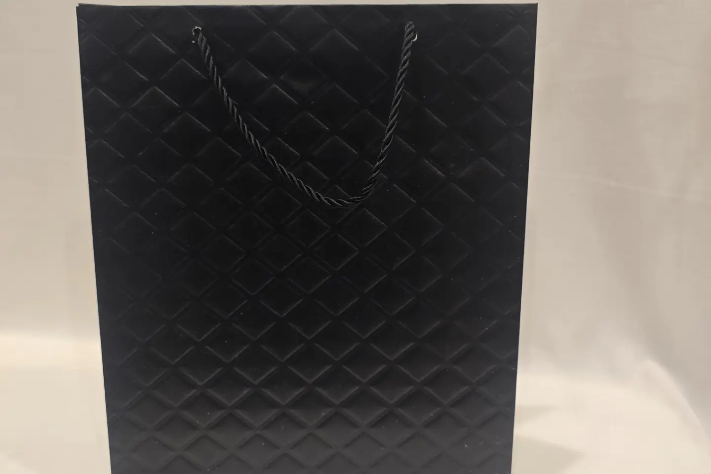 ٢_كيس هدايا اسود