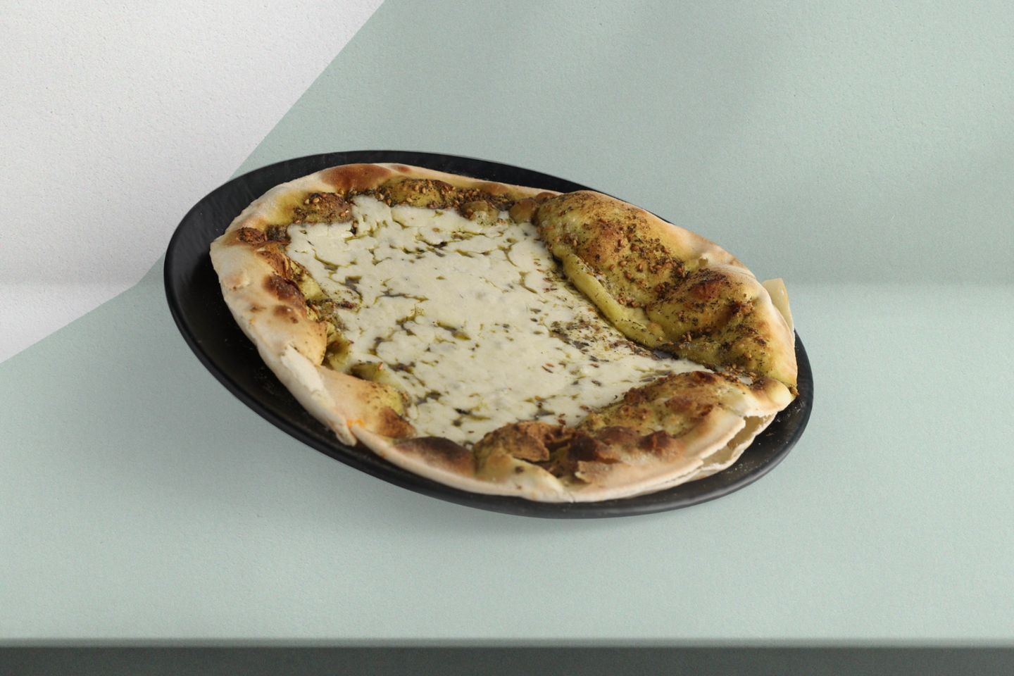 Manakish Zaatar Cheese