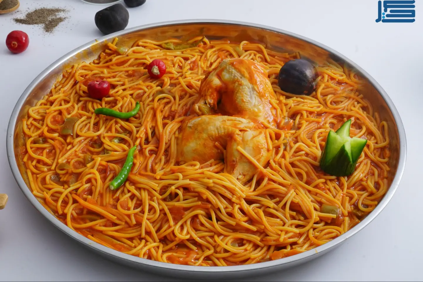 حبة مكرونه طويل