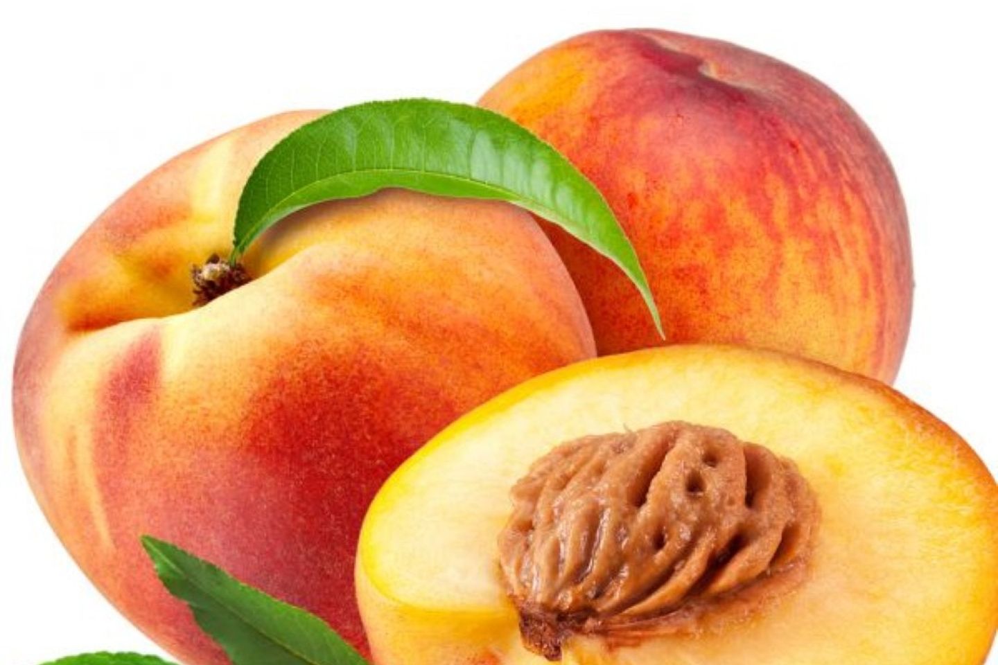 قطع خوخ طازج