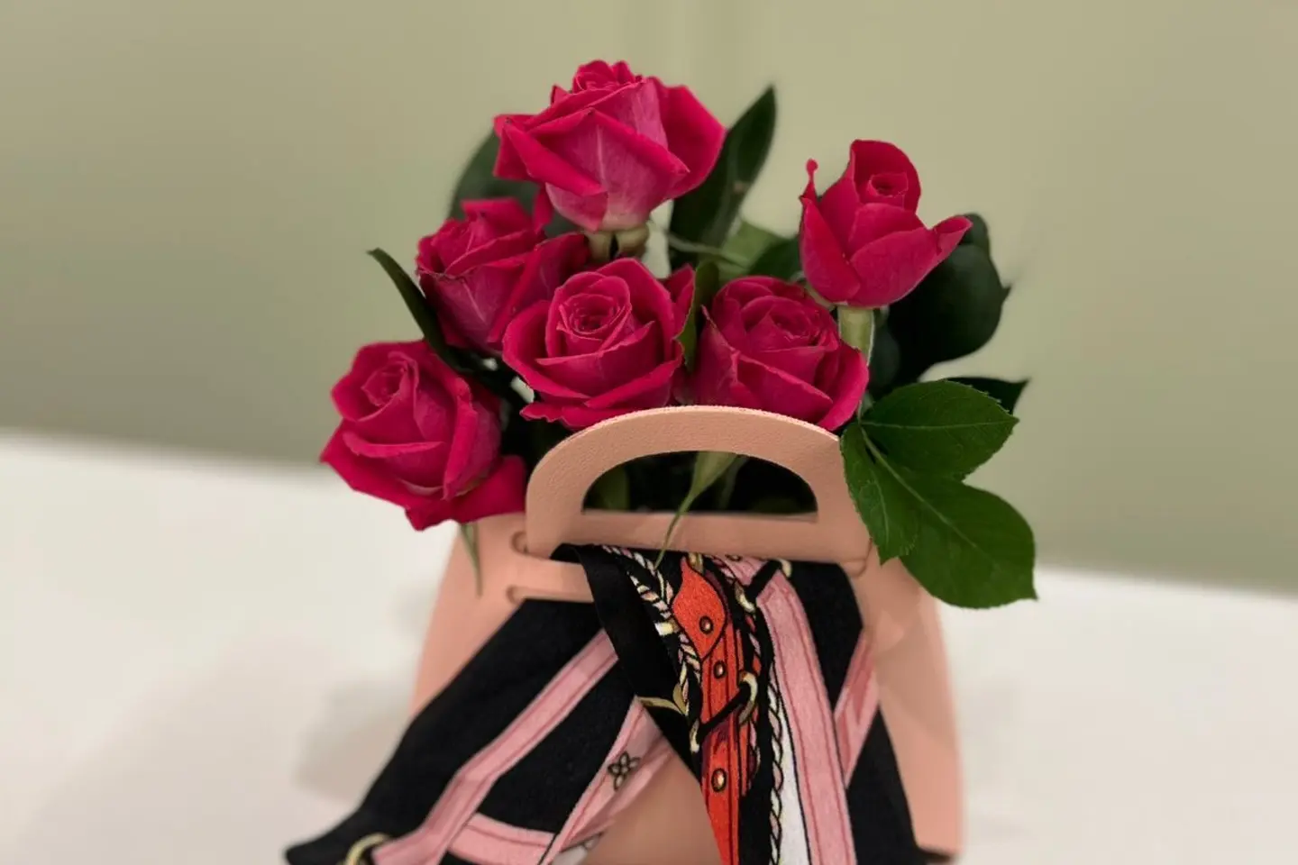 هدية ورد ٠٠٨