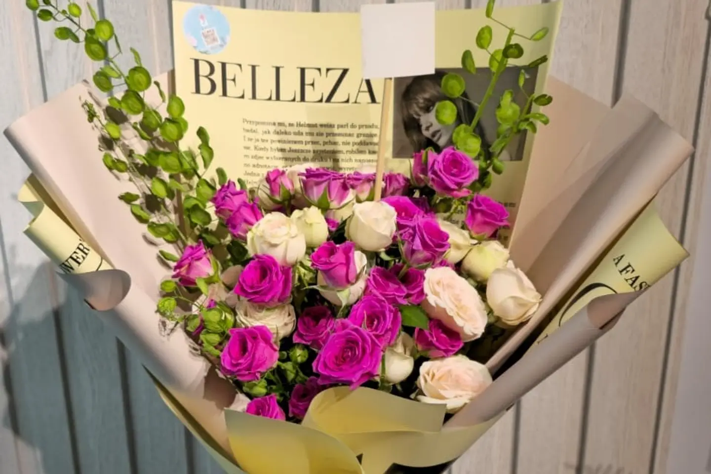 باقة بيبي روز فوشي وابيض