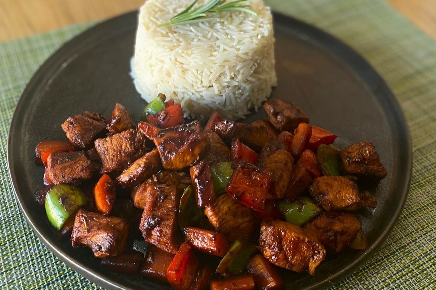 Cantonese Chicken With Rice