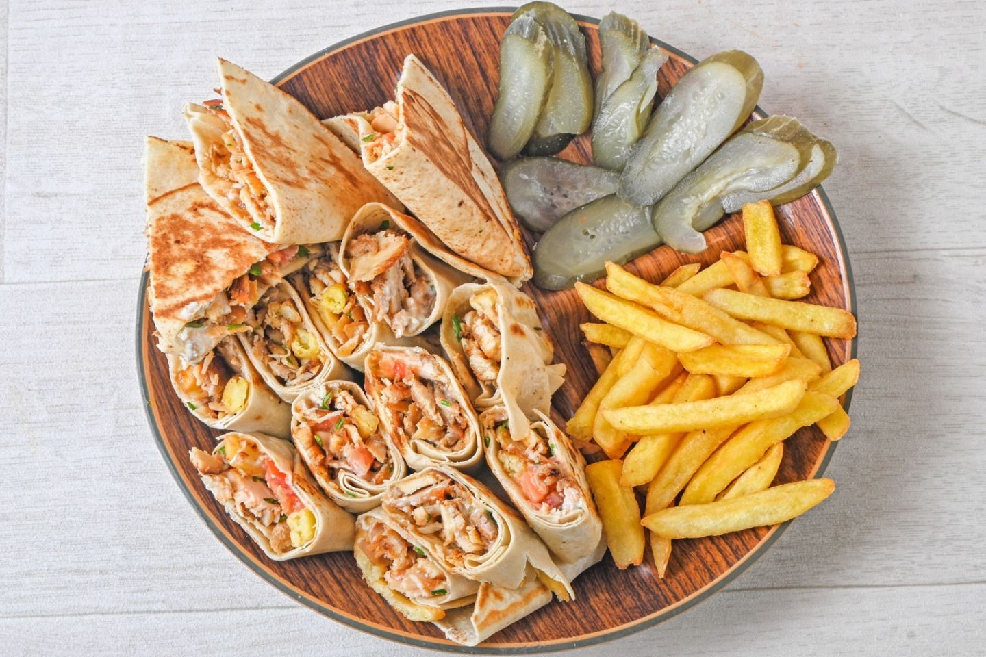 صحن عربي وسط