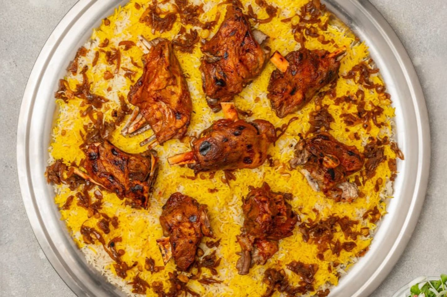 طبق مجبوس لحم كبير
