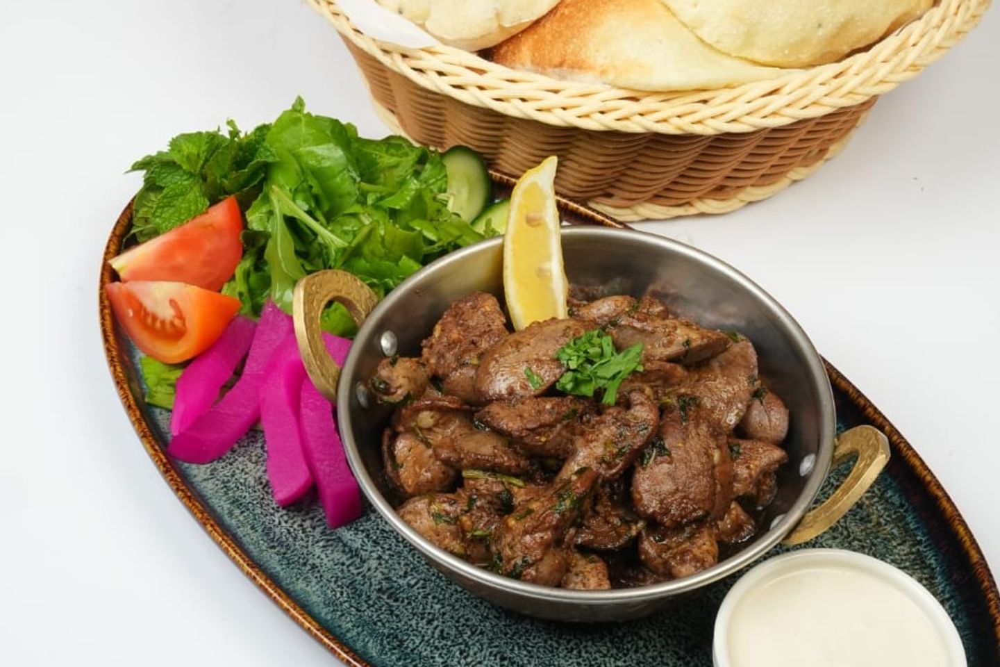 صحن كبده دجاج بالكزبره والثوم