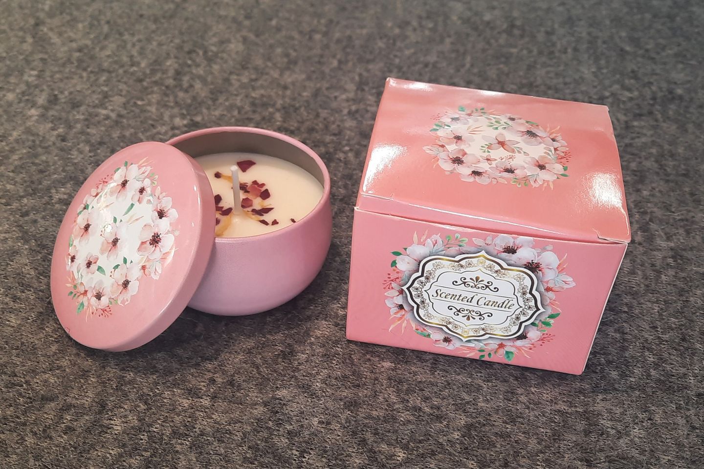 شمعة معطرة