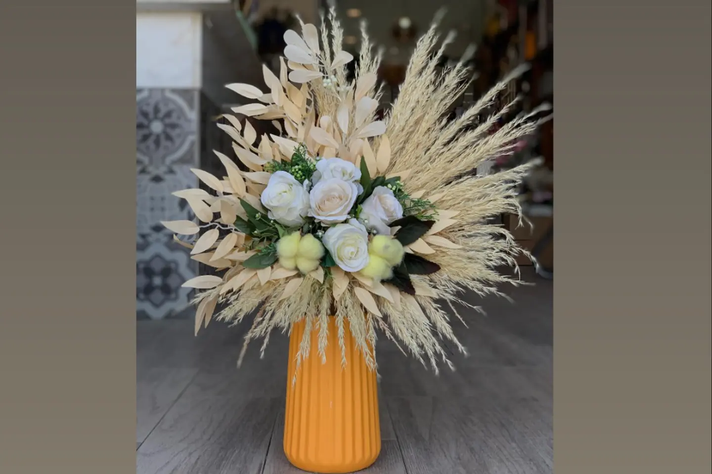 فازة ورد صناعي ٤