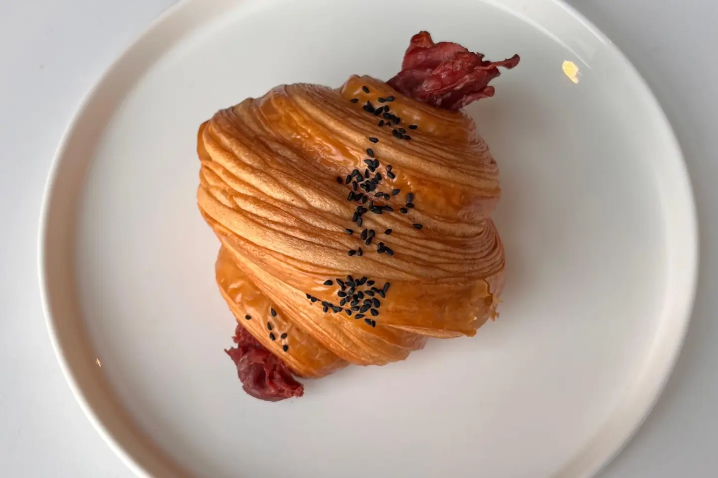 كروسان بسطرمة