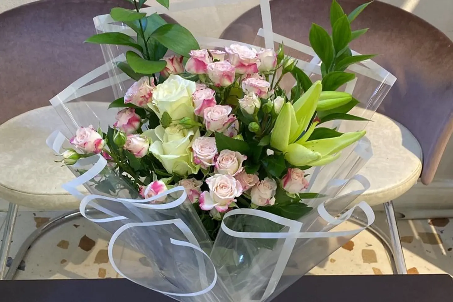 باقة ورد وريحان ثمانية عشر