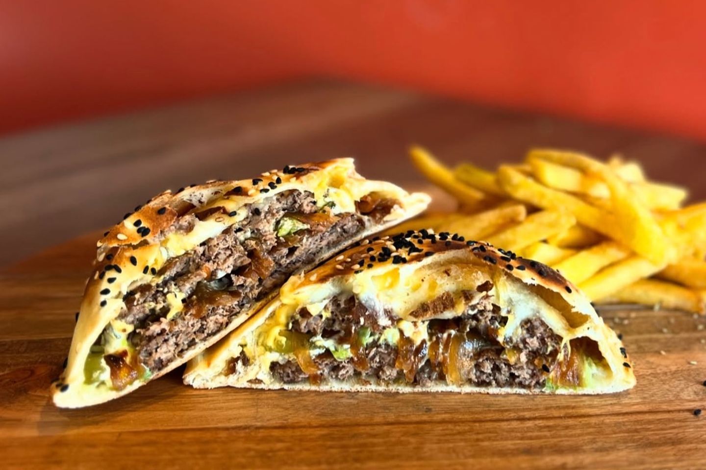 فطيرة دبل برجر لحم