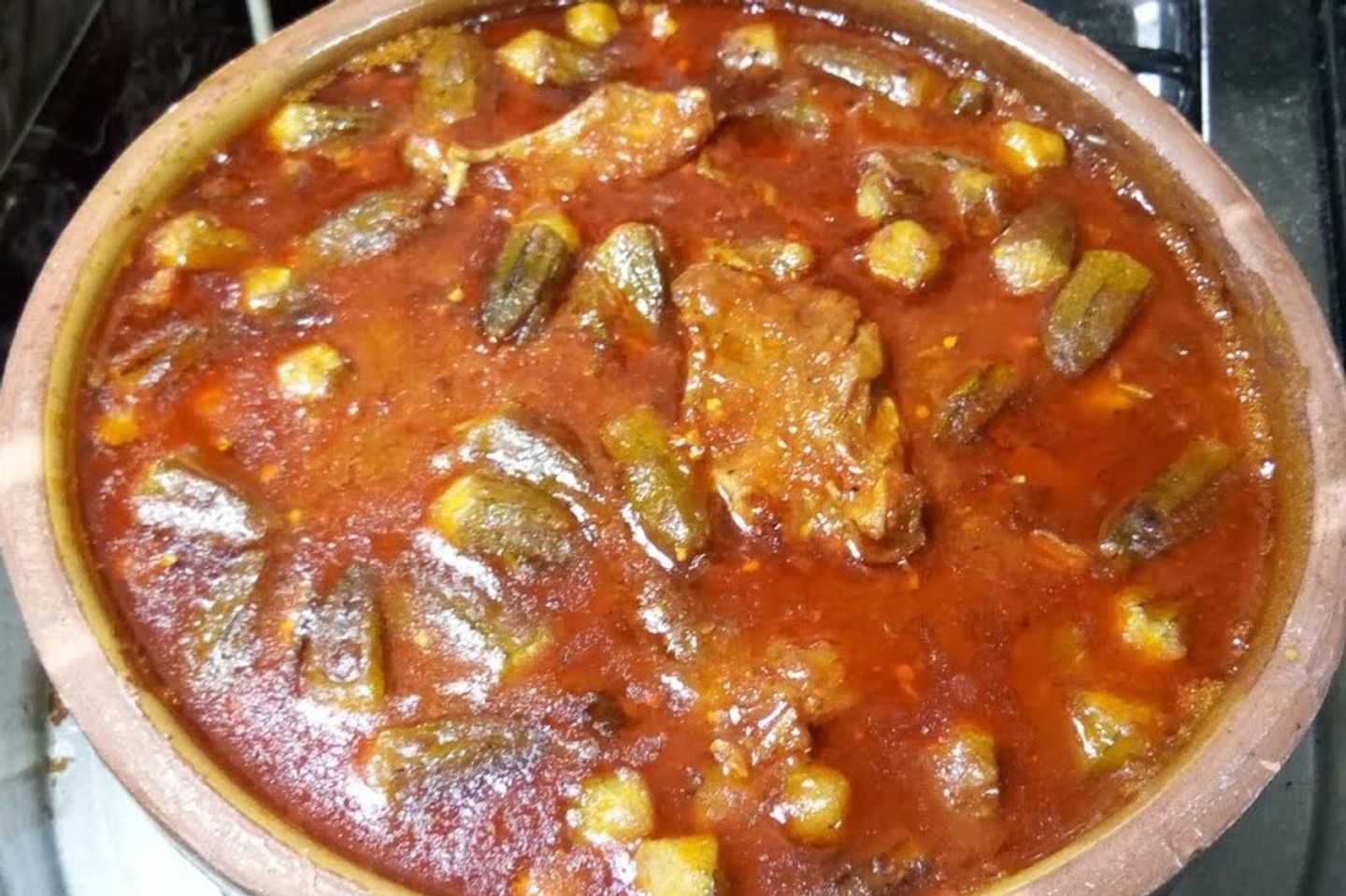 طاجن بامية باللحم الغنم البلدى