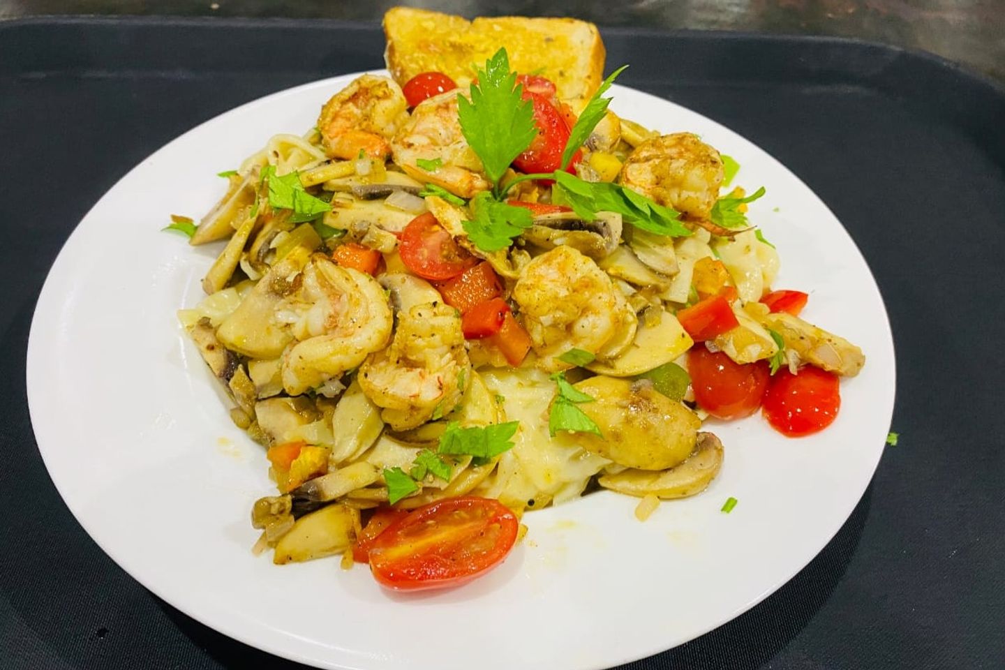 Fettuccini Carbanara Prawns