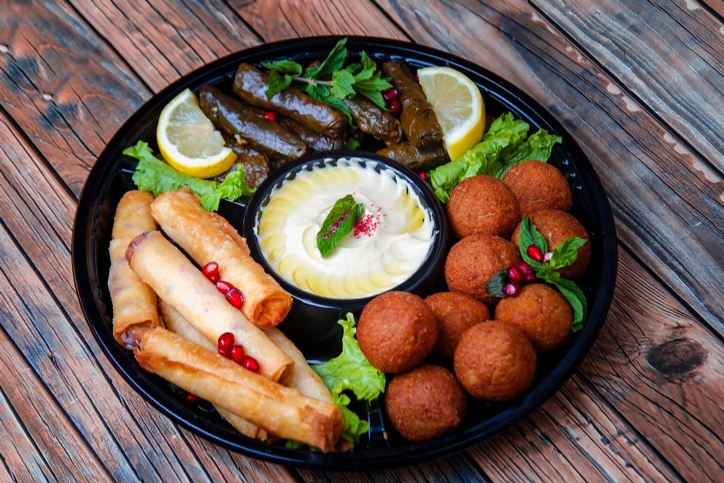 صحن مقبلات.