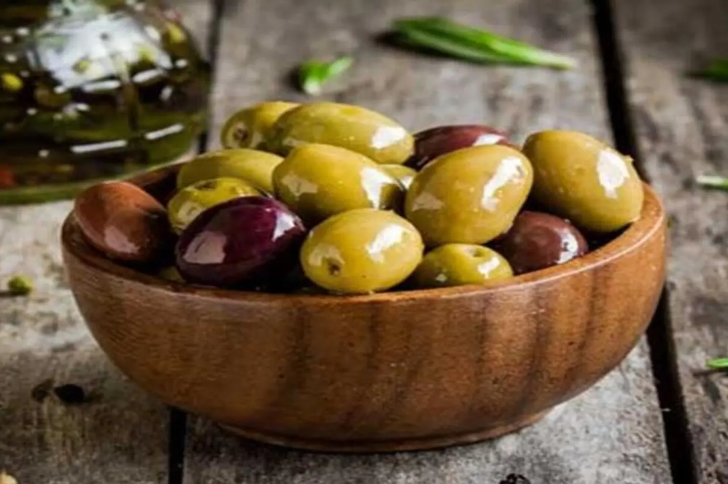 صحن زيتون اسود