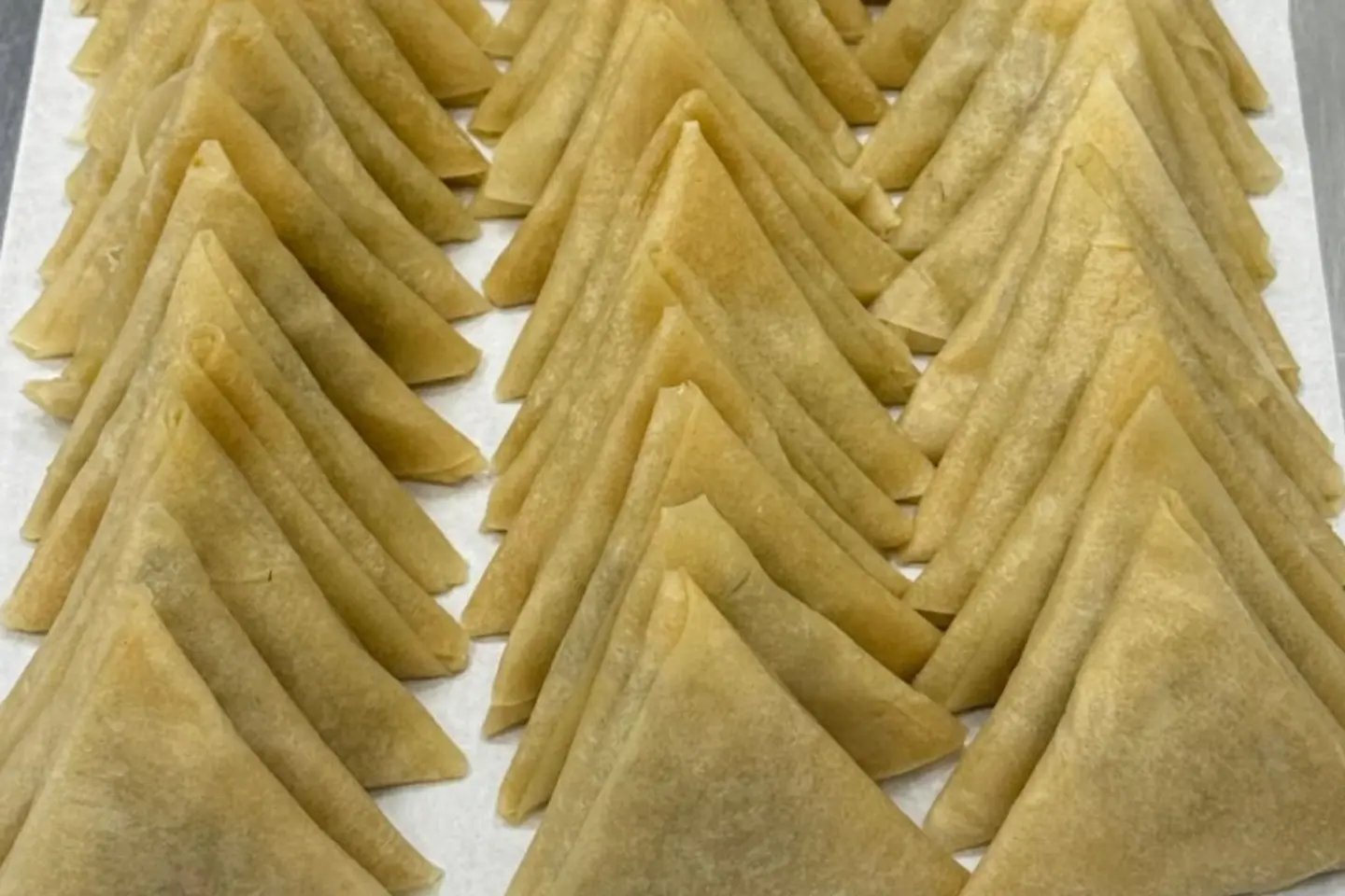 بوكس سمبوسه جبن مفرزن