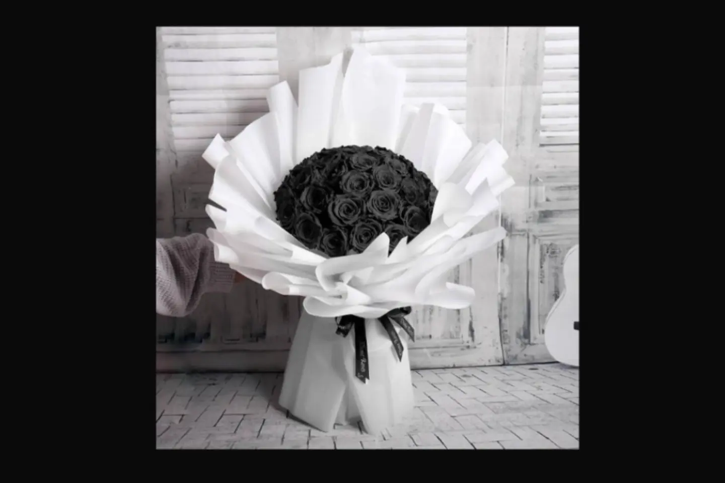 Black Rose Bouquet   White Cover