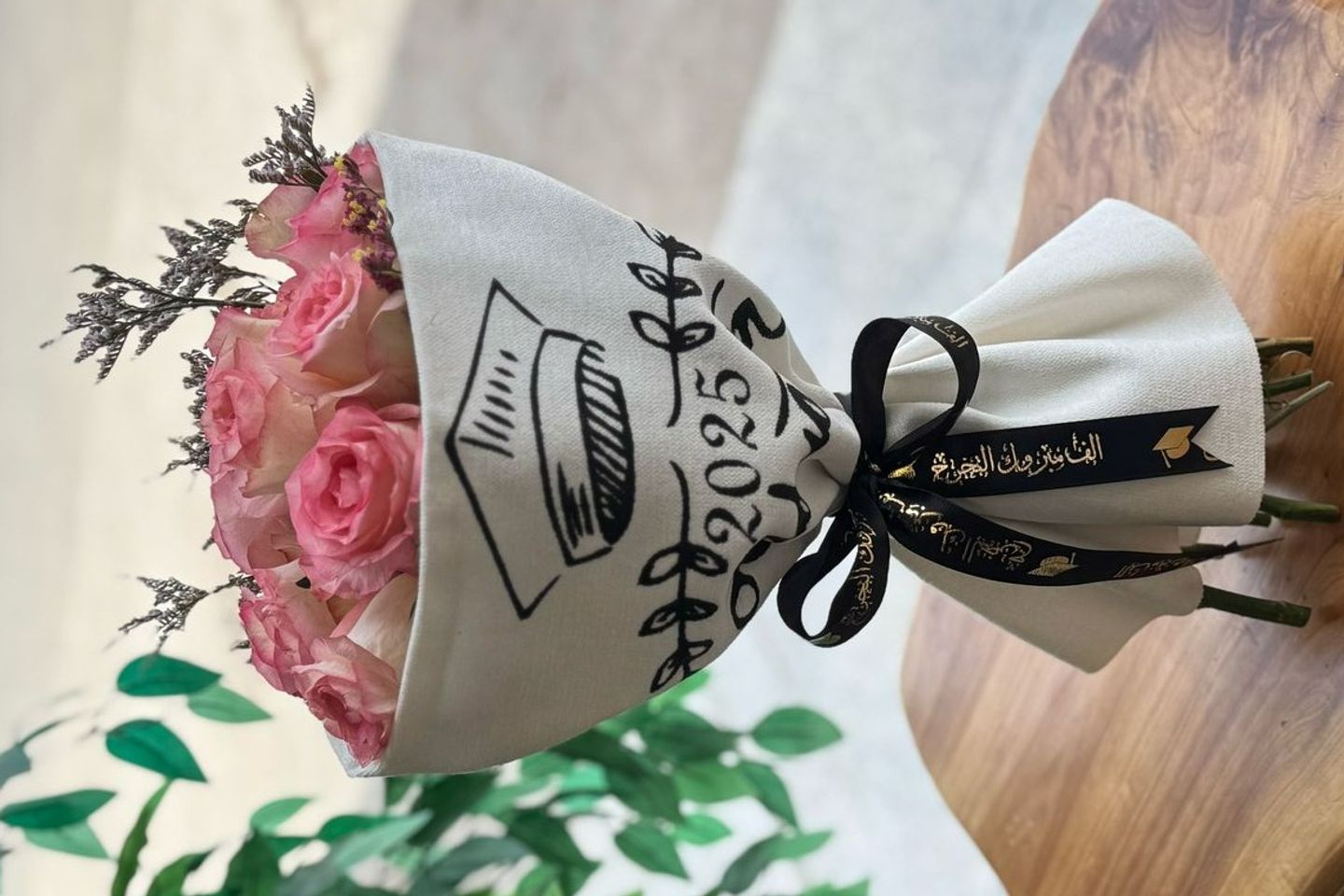 باقة روز التخرج