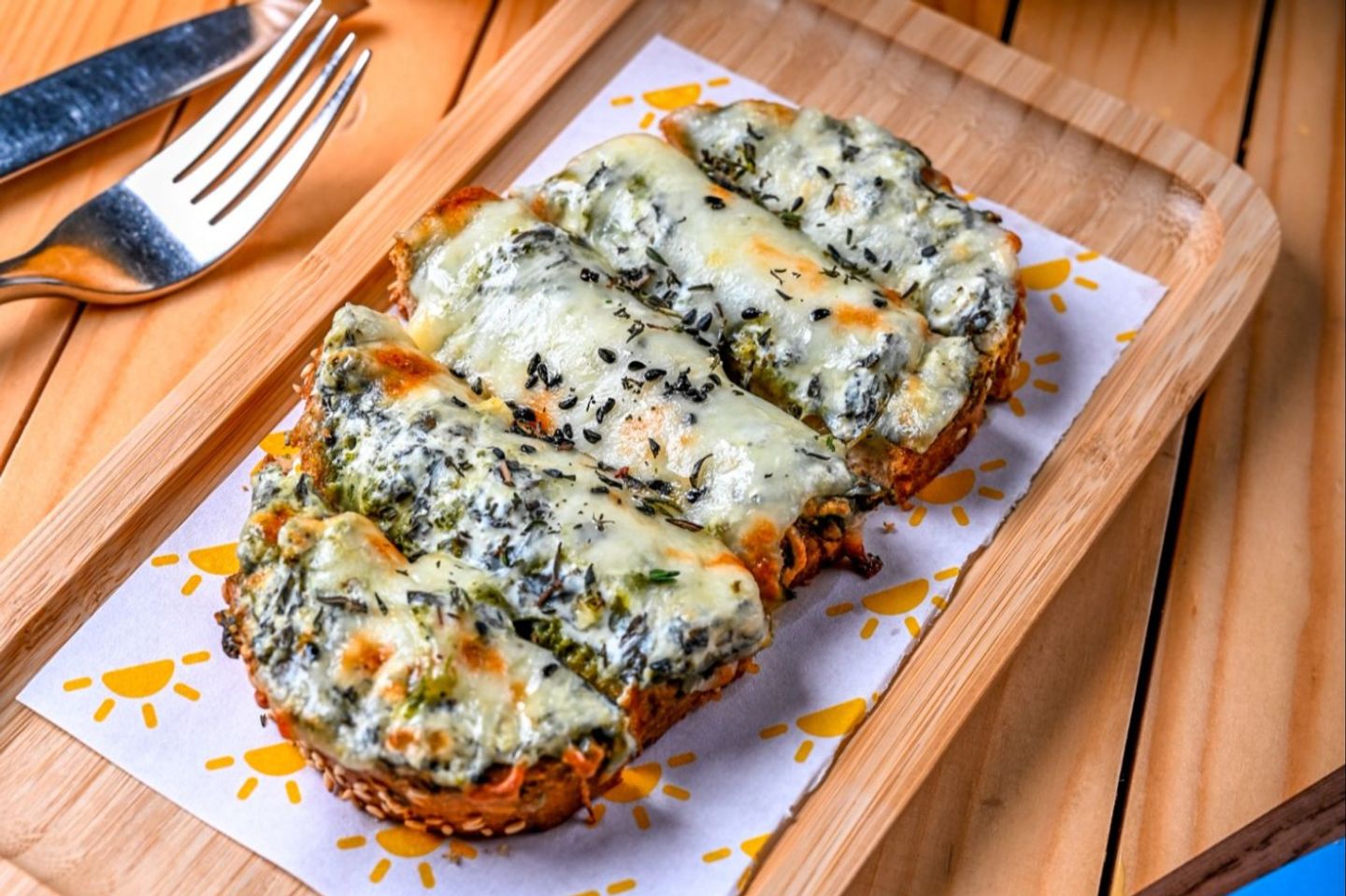Cheese And Spinach Bread Sticks