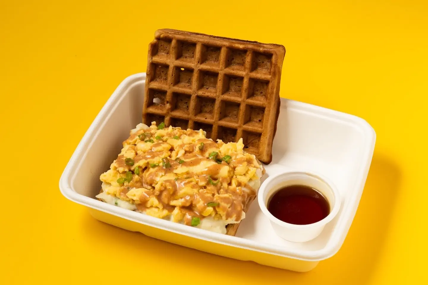 بيض مع وافل
