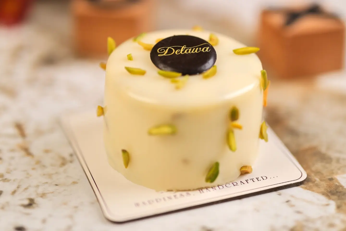 Single Crunshy Pistachio Cake