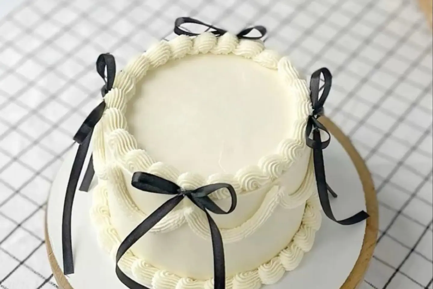 Tori's Lunch Cake   Red Berries