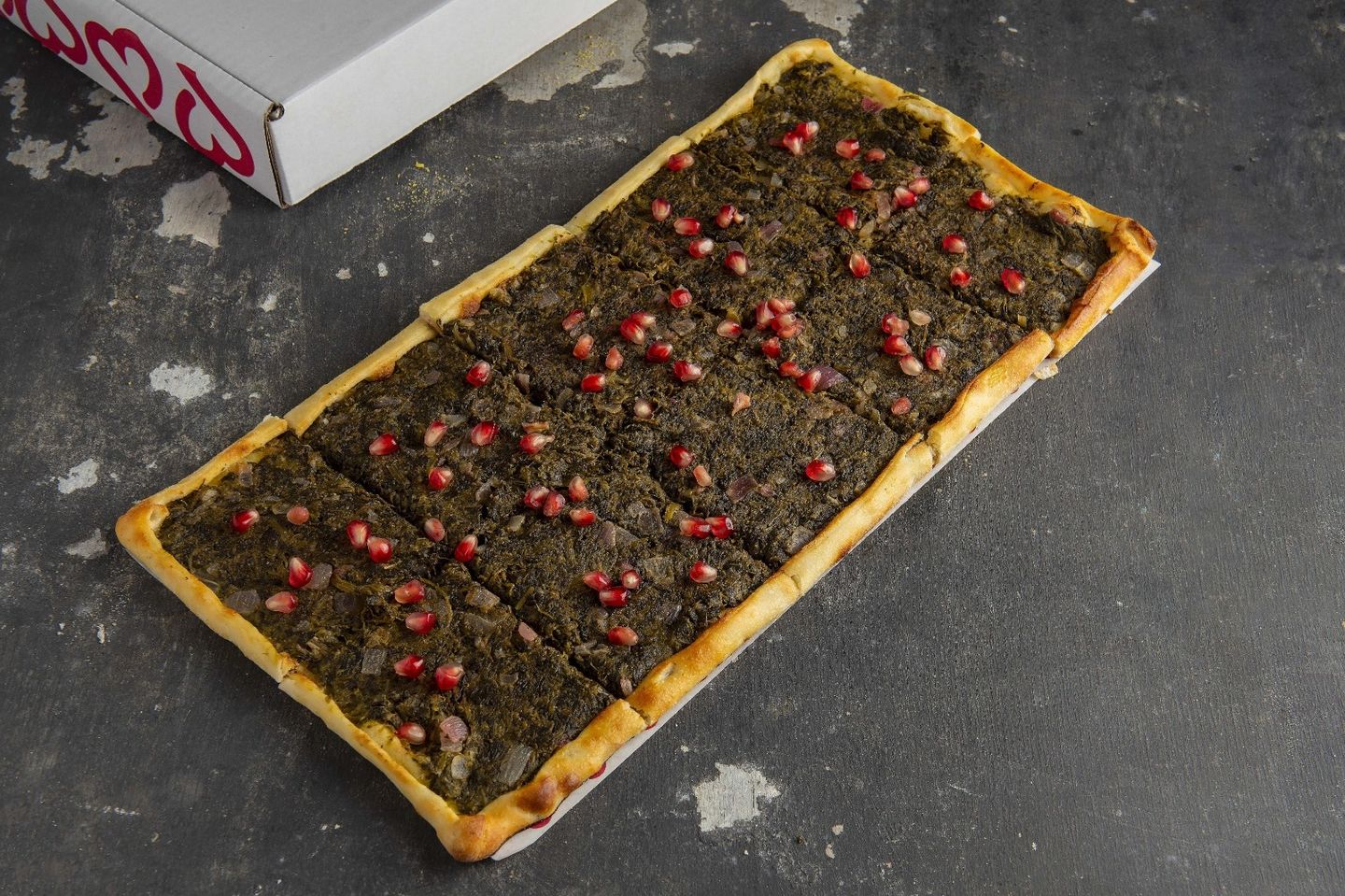 عملاقة السبانخ بحبات الرمان
