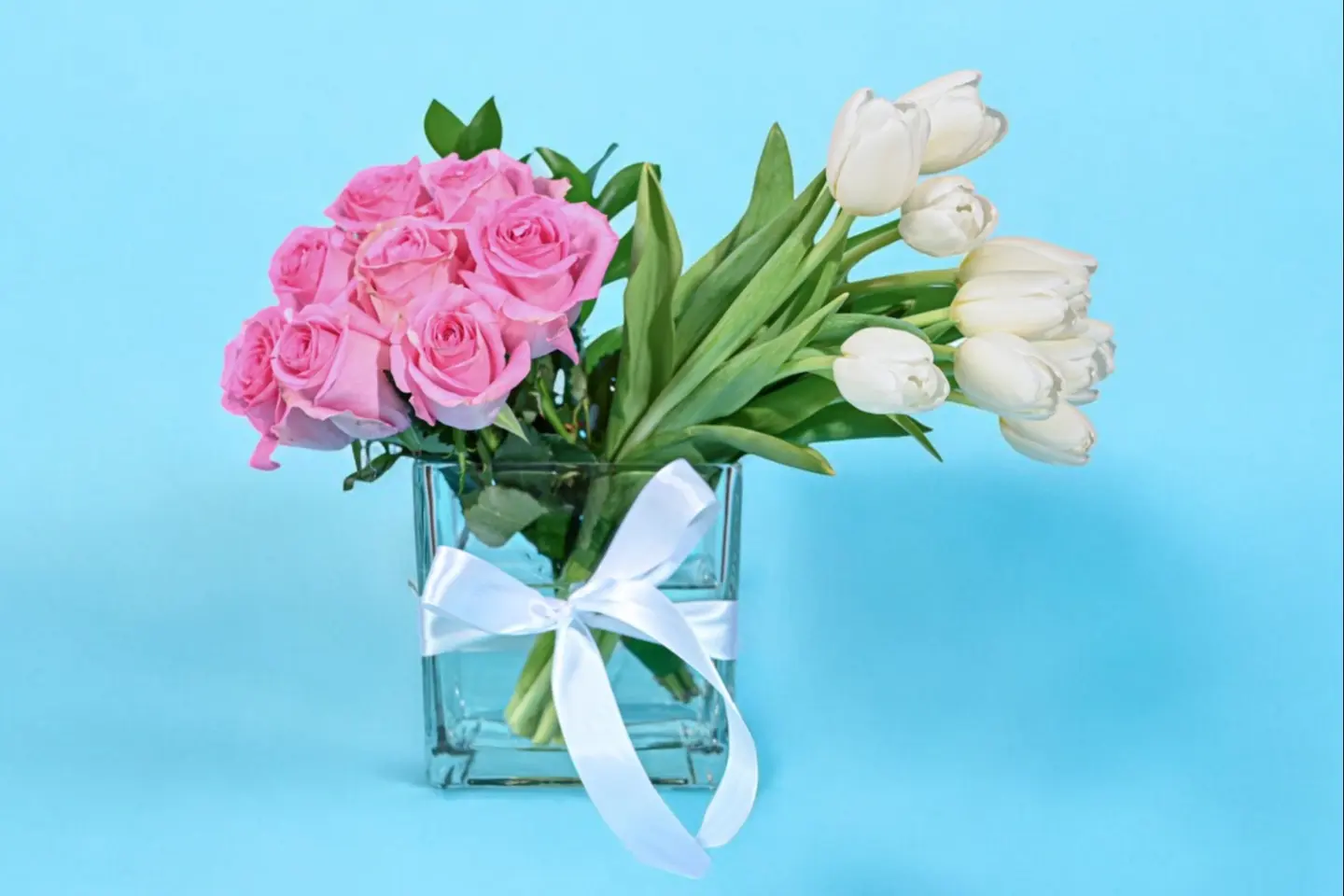 Tranquil Rose And Tulip Vase 0008