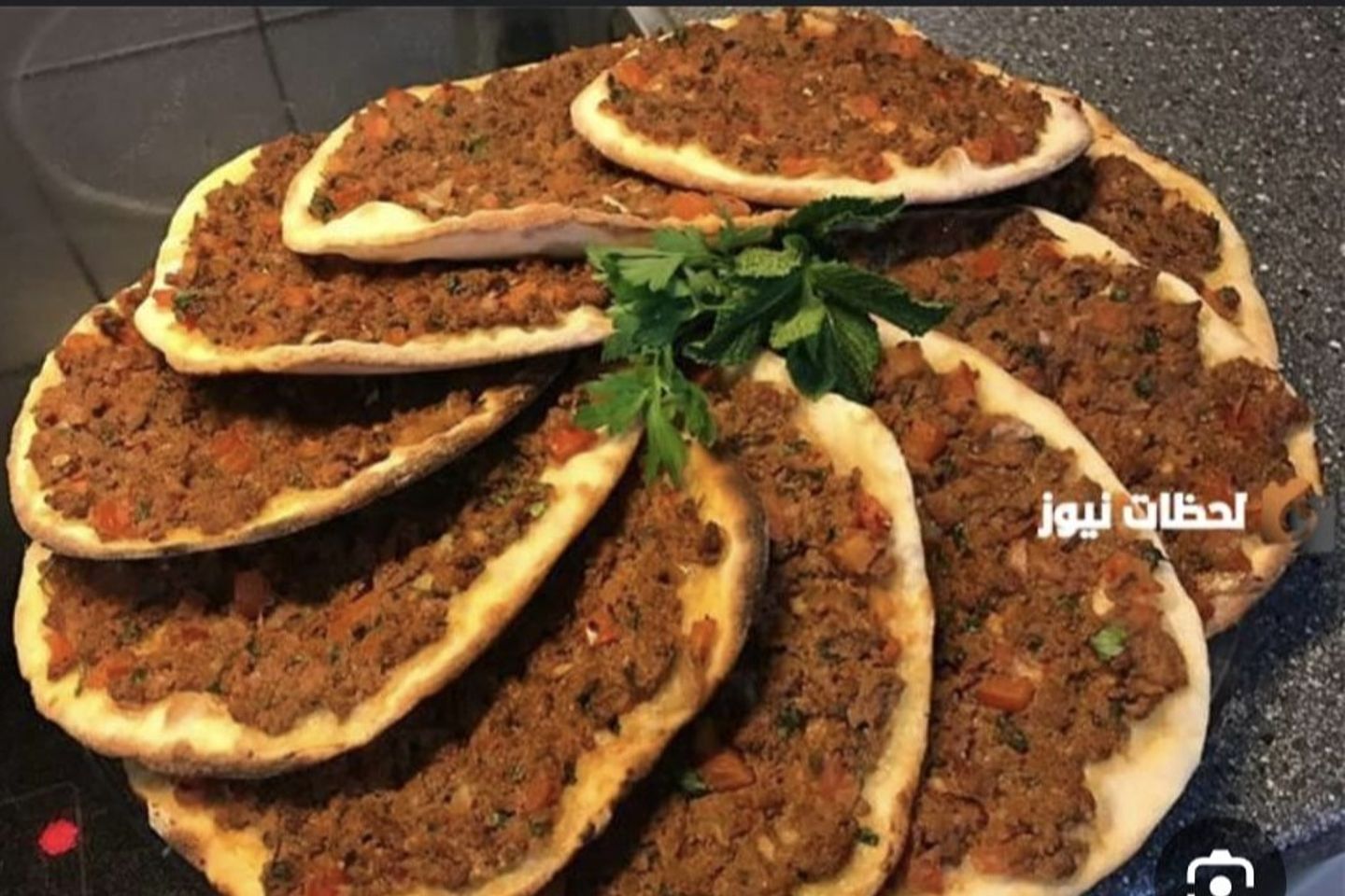 لحم بالعجين