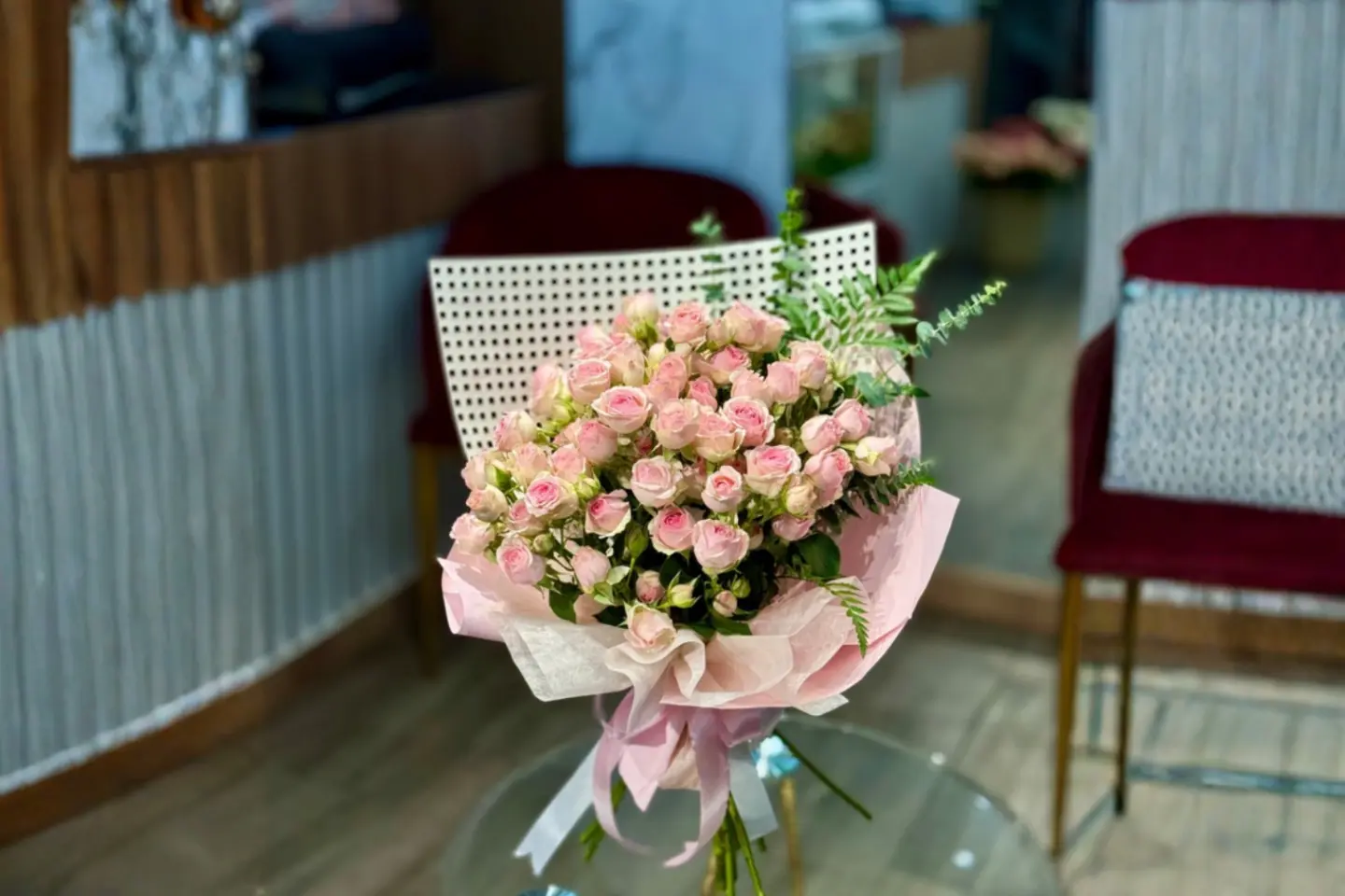 باقة ورد بيبي روز بينك بغلاف نيو ٧٠