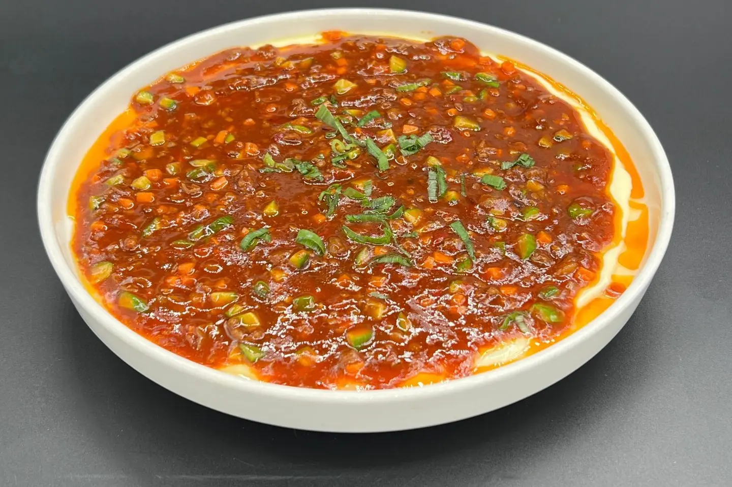 بيض مطهو على البخار مع لحم بقري مفروم