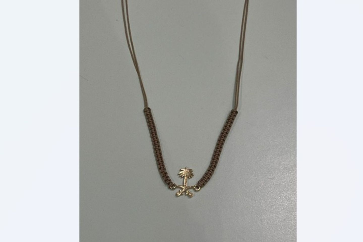 A Chain Of Two Swords And A Palm Thread