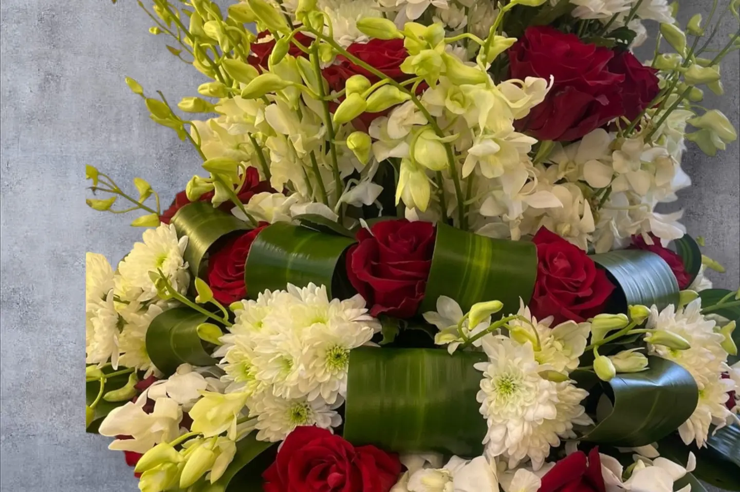 بوكيه ورد على الطاوله