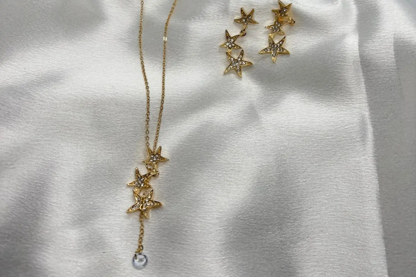 طقم نجوم ذهبية