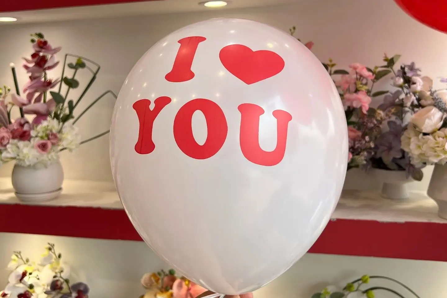 White Love Balloon