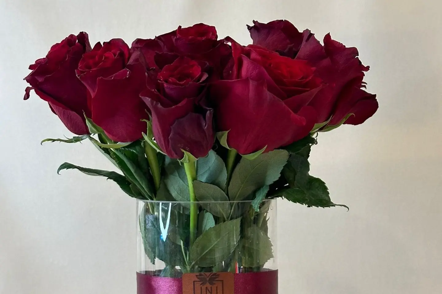 Transparent Vase With Red Board