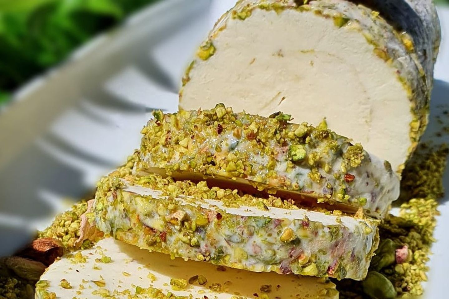 Bosa Arabi With Pistachios - 1 Kg