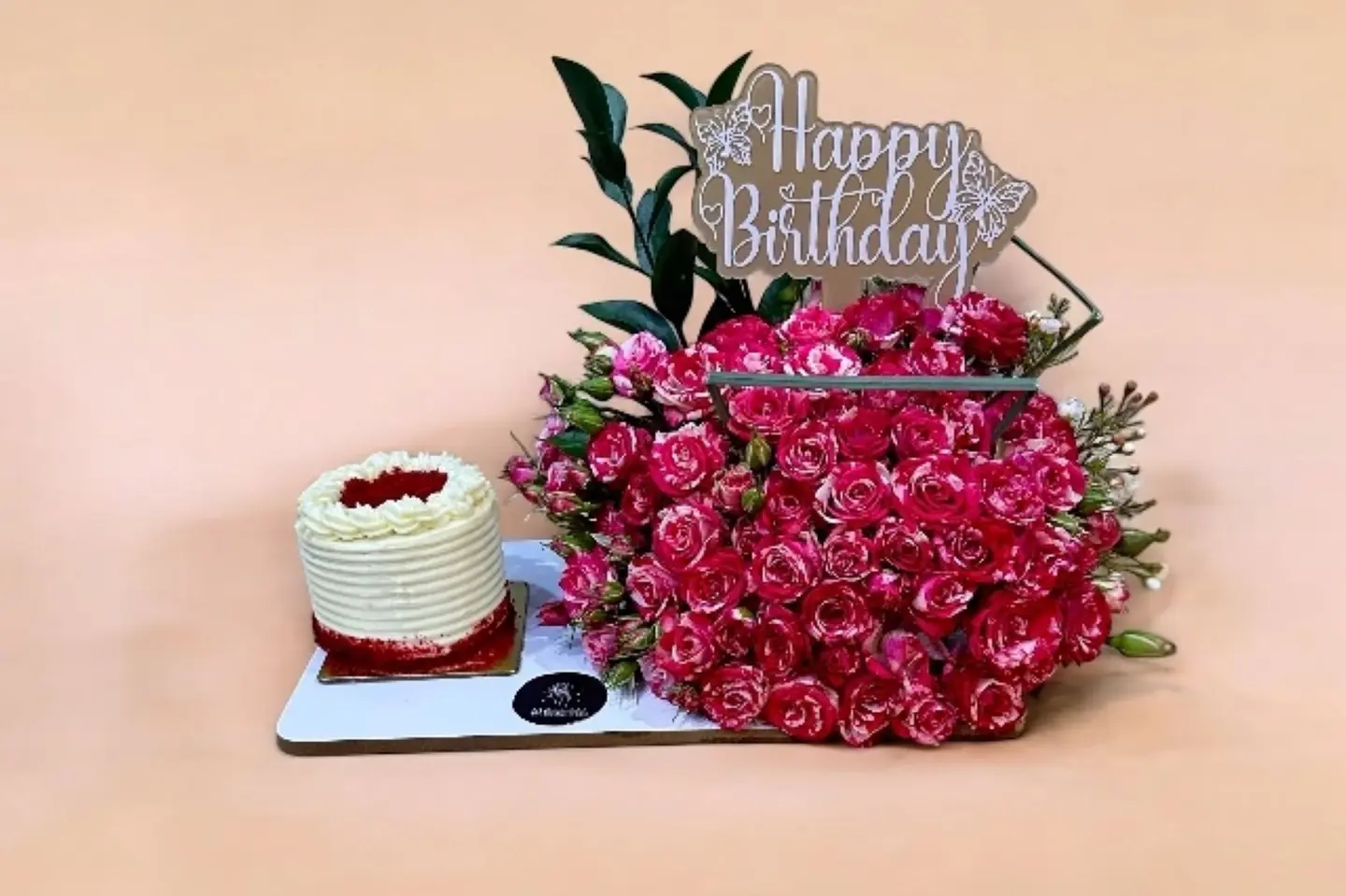 كيكه مع بيبي روز دبل كلر مع تغريسة