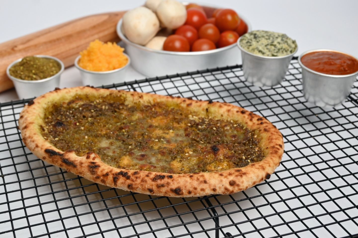 فطيرة زعتر بالأجبان