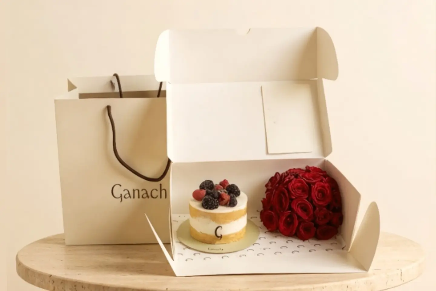 باقة الاحتفال مع كيك جاناش